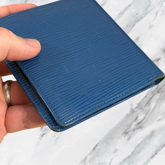 Louis Vuitton Authentic Blue Epi Leather Compact Wallet - Picture 7 of 15